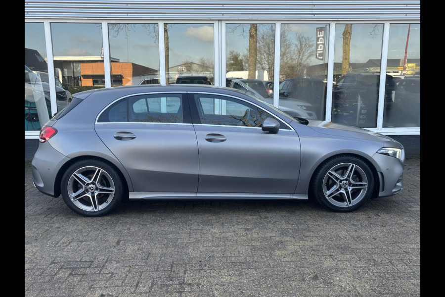 Mercedes-Benz A-Klasse 160 Business Solution AMG Pakket Mountain Gray Metallic! | Stoelverwarming | Apple Carplay | Lane Assist