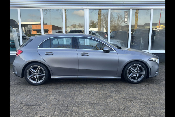 Mercedes-Benz A-Klasse 160 Business Solution AMG Pakket Mountain Gray Metallic! | Stoelverwarming | Apple Carplay | Lane Assist