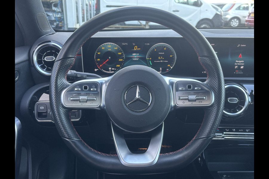 Mercedes-Benz A-Klasse 160 Business Solution AMG Pakket Mountain Gray Metallic! | Stoelverwarming | Apple Carplay | Lane Assist