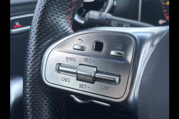 Mercedes-Benz A-Klasse 160 Business Solution AMG Pakket Mountain Gray Metallic! | Stoelverwarming | Apple Carplay | Lane Assist