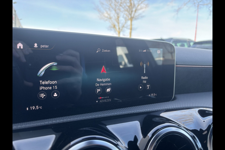 Mercedes-Benz A-Klasse 160 Business Solution AMG Pakket Mountain Gray Metallic! | Stoelverwarming | Apple Carplay | Lane Assist