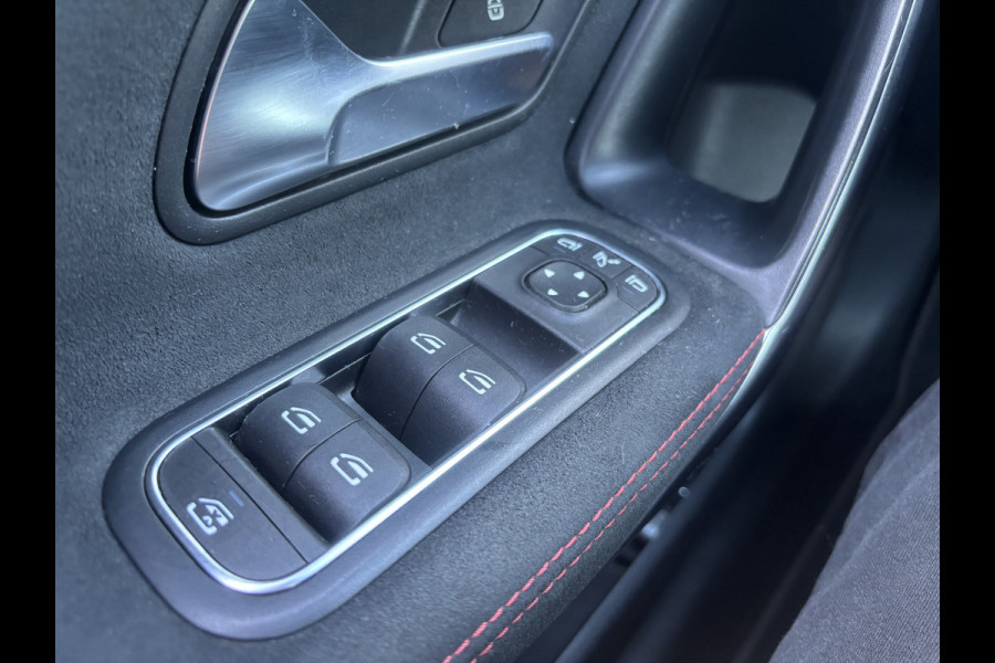 Mercedes-Benz A-Klasse 160 Business Solution AMG Pakket Mountain Gray Metallic! | Stoelverwarming | Apple Carplay | Lane Assist