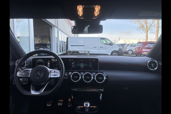 Mercedes-Benz A-Klasse 160 Business Solution AMG Pakket Mountain Gray Metallic! | Stoelverwarming | Apple Carplay | Lane Assist