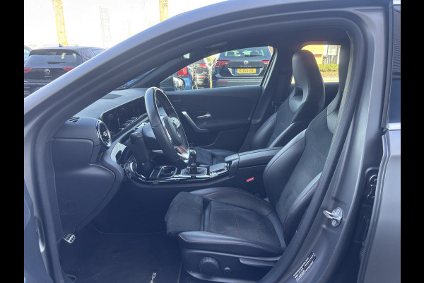 Mercedes-Benz A-Klasse 160 Business Solution AMG Pakket Mountain Gray Metallic! | Stoelverwarming | Apple Carplay | Lane Assist