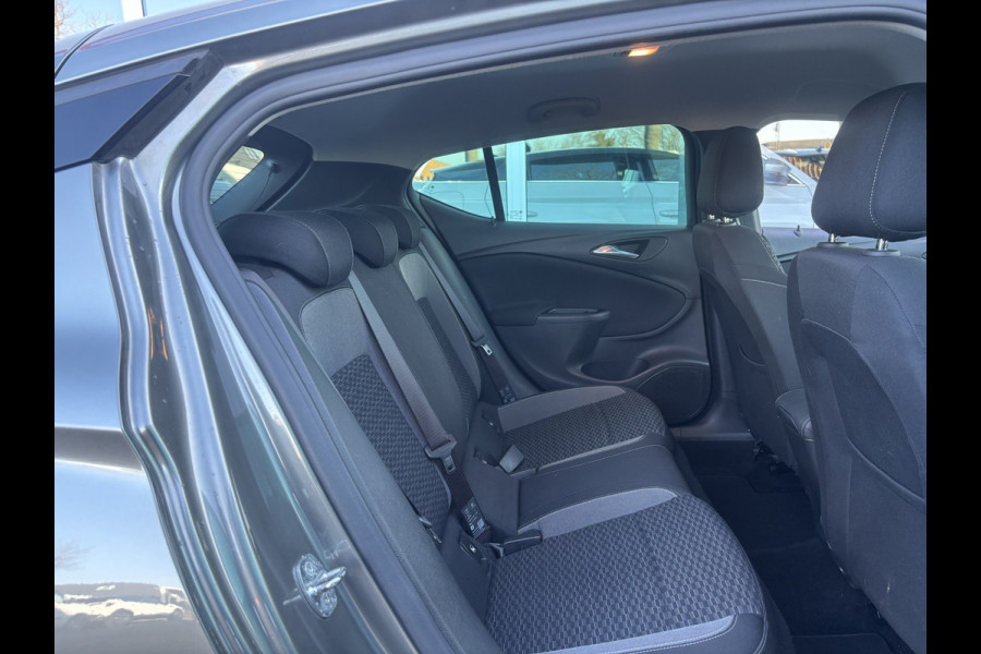 Opel Astra 1.4 146 PK Blitz Edition Automaat | Stoel&Stuur verwarming | Parkeercamera |