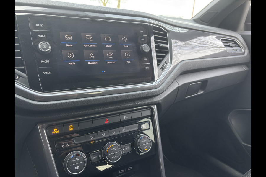 Volkswagen T-Roc 1.5 TSI Sport 2x R-Line | Parkeer Camera | Adaptieve Cruise | Navi