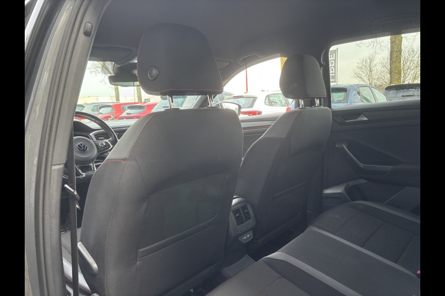 Volkswagen T-Roc 1.5 TSI Sport 2x R-Line | Parkeer Camera | Adaptieve Cruise | Navi
