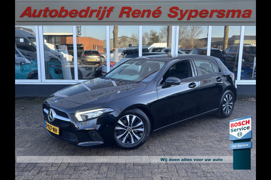 Mercedes-Benz A-Klasse 160 Business Solution | Mbux | Stoelverwarming | Parkeercamera | Lane Assist
