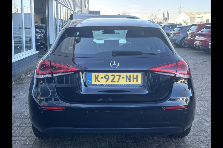 Mercedes-Benz A-Klasse 160 Business Solution | Mbux | Stoelverwarming | Parkeercamera | Lane Assist