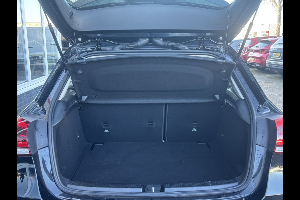 Mercedes-Benz A-Klasse 160 Business Solution | Mbux | Stoelverwarming | Parkeercamera | Lane Assist