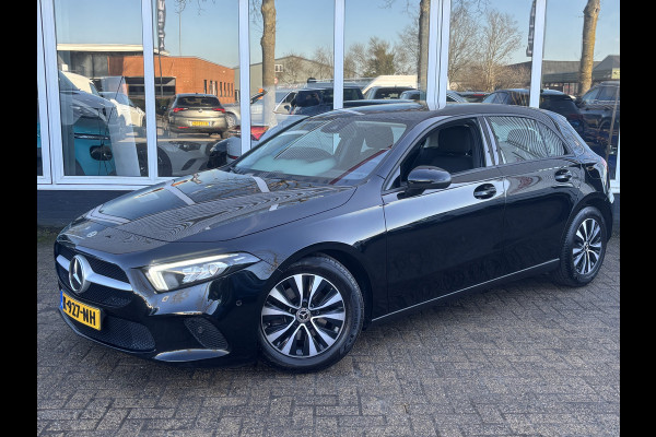 Mercedes-Benz A-Klasse 160 Business Solution | Mbux | Stoelverwarming | Parkeercamera | Lane Assist