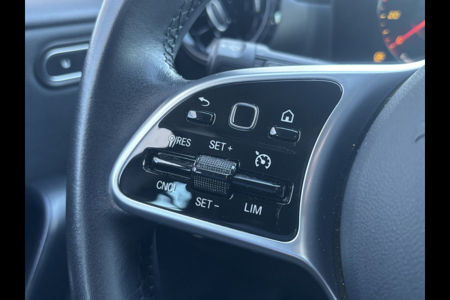 Mercedes-Benz A-Klasse 160 Business Solution | Mbux | Stoelverwarming | Parkeercamera | Lane Assist