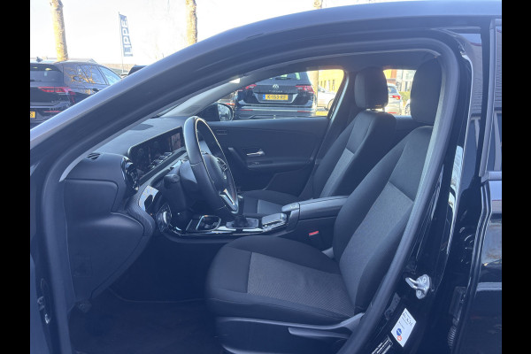 Mercedes-Benz A-Klasse 160 Business Solution | Mbux | Stoelverwarming | Parkeercamera | Lane Assist