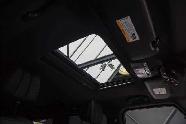 Mercedes-Benz G-Klasse BRABUS 800 Massage Burmester PTS 360° Camera Leer Navi Stoelventilatie Stoelverwarming voor en achter Climate voor & achter Memory seats Distronic Plus Elektr. bedienb. schuif-/ kanteldak PTS LM velgen