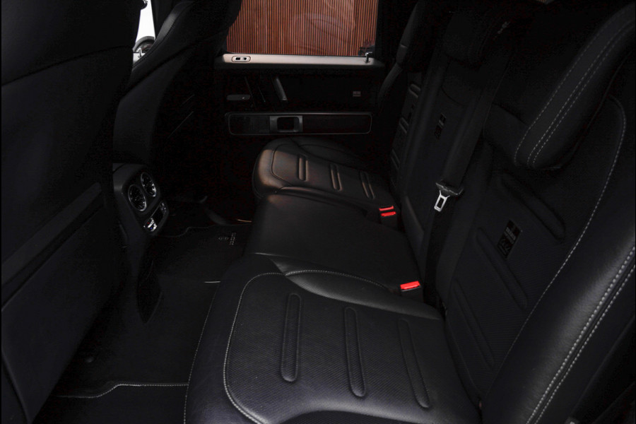Mercedes-Benz G-Klasse BRABUS 800 Massage Burmester PTS 360° Camera Leer Navi Stoelventilatie Stoelverwarming voor en achter Climate voor & achter Memory seats Distronic Plus Elektr. bedienb. schuif-/ kanteldak PTS LM velgen