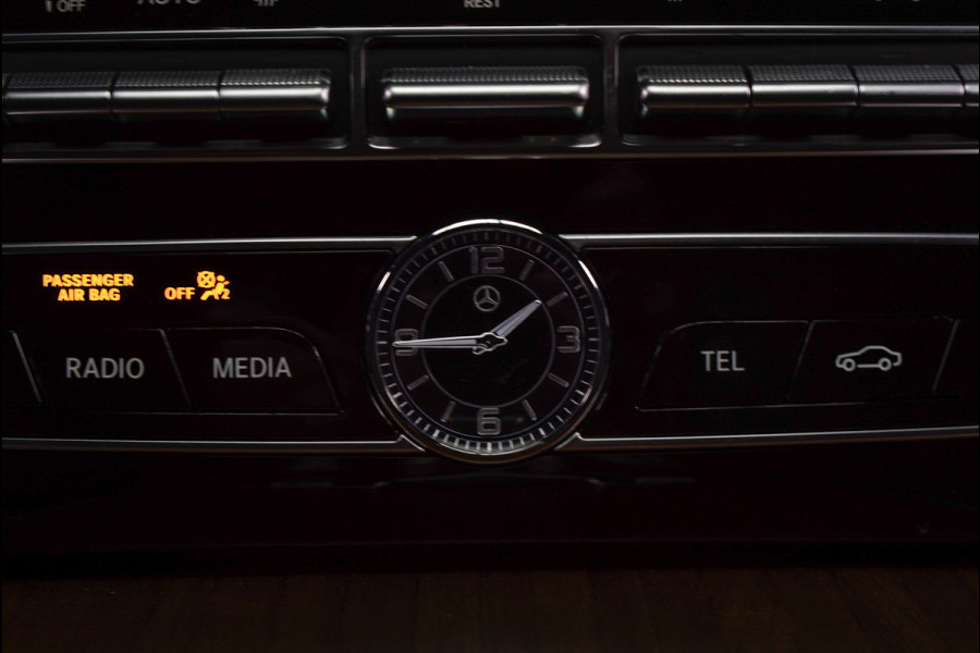 Mercedes-Benz G-Klasse BRABUS 800 Massage Burmester PTS 360° Camera Leer Navi Stoelventilatie Stoelverwarming voor en achter Climate voor & achter Memory seats Distronic Plus Elektr. bedienb. schuif-/ kanteldak PTS LM velgen