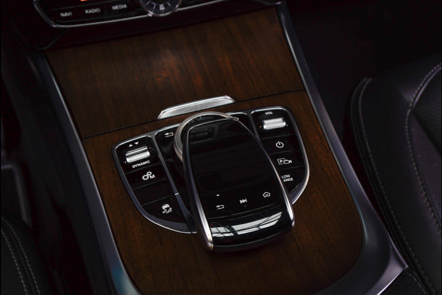 Mercedes-Benz G-Klasse BRABUS 800 Massage Burmester PTS 360° Camera Leer Navi Stoelventilatie Stoelverwarming voor en achter Climate voor & achter Memory seats Distronic Plus Elektr. bedienb. schuif-/ kanteldak PTS LM velgen