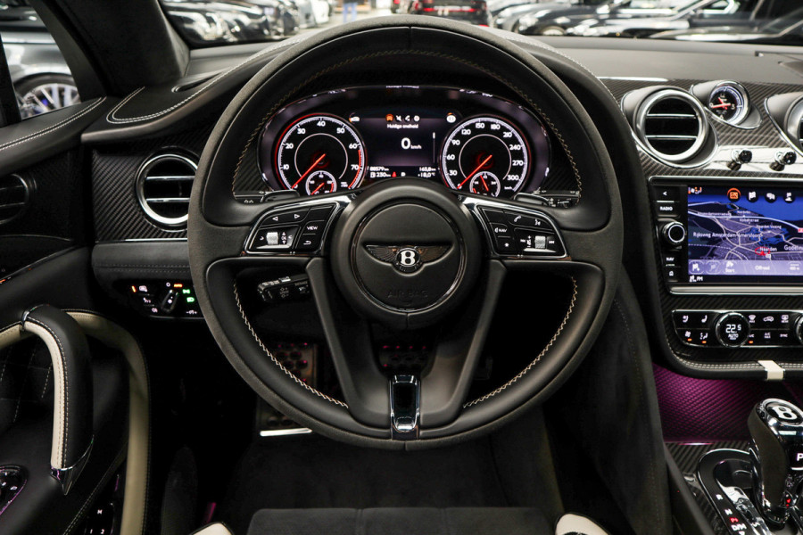 Bentley Bentayga 6.0 W12 Speed HUD Massage Panodak Leer ACC Keyless 360 Camera Elektr. achterklep Luchtvering Alcantara hemelbekleding Elektr. verstelbare stoelen voor & achter met memory Navi PDC Naim Soundsystem LM velgen