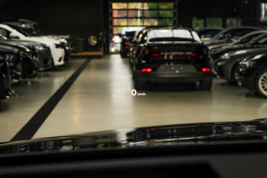 Bentley Bentayga 6.0 W12 Speed HUD Massage Panodak Leer ACC Keyless 360 Camera Elektr. achterklep Luchtvering Alcantara hemelbekleding Elektr. verstelbare stoelen voor & achter met memory Navi PDC Naim Soundsystem LM velgen