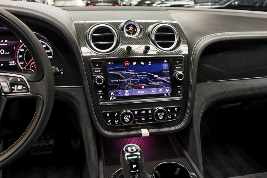 Bentley Bentayga 6.0 W12 Speed HUD Massage Panodak Leer ACC Keyless 360 Camera Elektr. achterklep Luchtvering Alcantara hemelbekleding Elektr. verstelbare stoelen voor & achter met memory Navi PDC Naim Soundsystem LM velgen