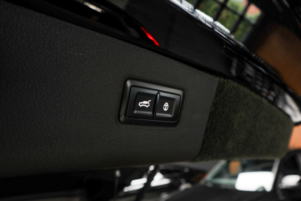 Bentley Bentayga 6.0 W12 Speed HUD Massage Panodak Leer ACC Keyless 360 Camera Elektr. achterklep Luchtvering Alcantara hemelbekleding Elektr. verstelbare stoelen voor & achter met memory Navi PDC Naim Soundsystem LM velgen