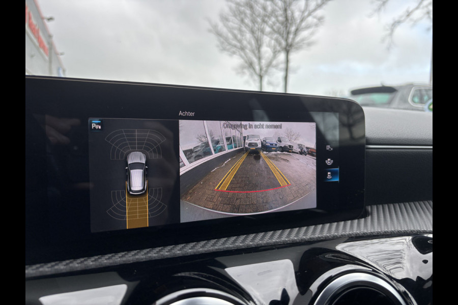 Mercedes-Benz CLA-Klasse Shooting Brake 180 Business Solution | Mbux | Stoelverwarming | Parkeer Camera | Elektrische Achterklep