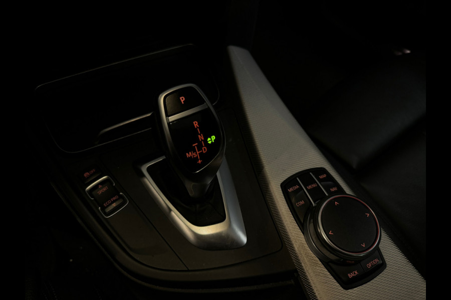 BMW 3-serie 320i M Sport Pano|Sfeer|Camera|Leder|Stoelverw.