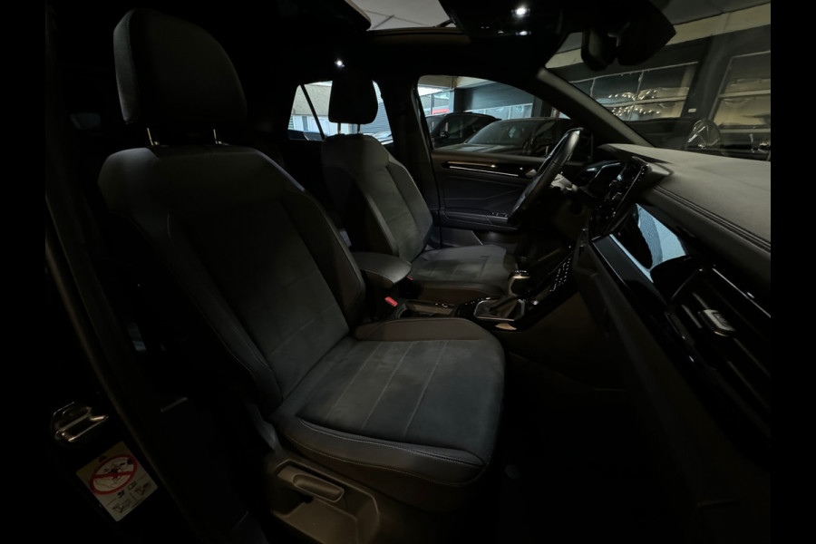 Volkswagen T-Roc 1.5 TSI R-Line Pano|Keyles|IQ|Sfeer|Camera