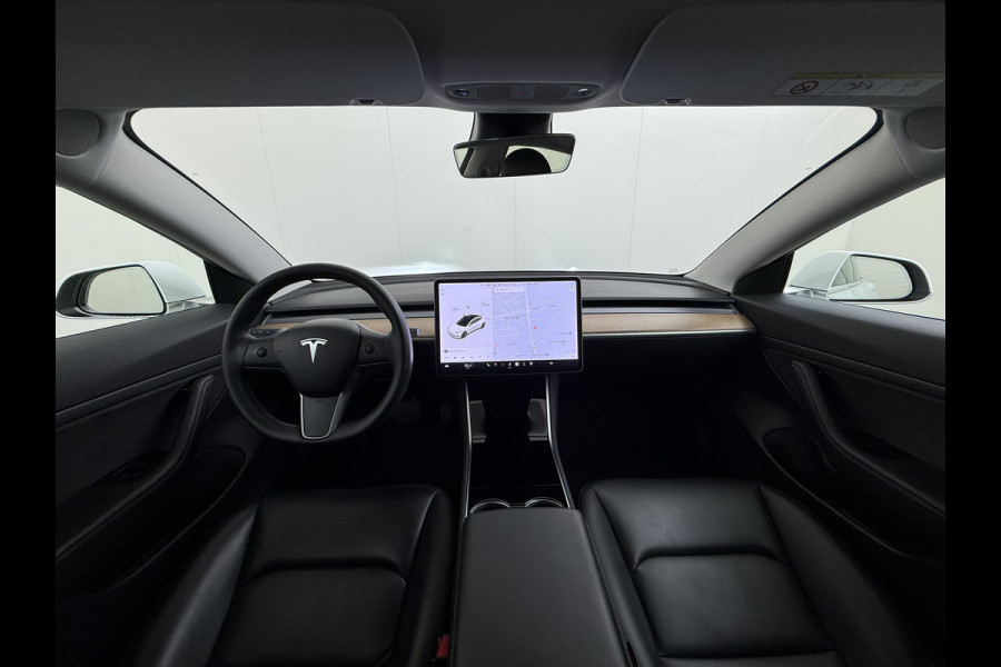 Tesla Model 3 RWD SR Plus 325PK LFP Accu AutoPilot Leer Pano-Dak Adaptive-Cruise Camera's Elektr.-Stuur+Stoelen+Spiegels+Geheugen+Easy-Entry+V Navi LED DAB Voorverwarmen Keyless One-Pedal-Drive Lmv 18" SOH 89% 1e Eigenaar Origineel Nederlandse Auto Fabrieks Garantie op Accu en Motor tot 4-12-2028/160.000km