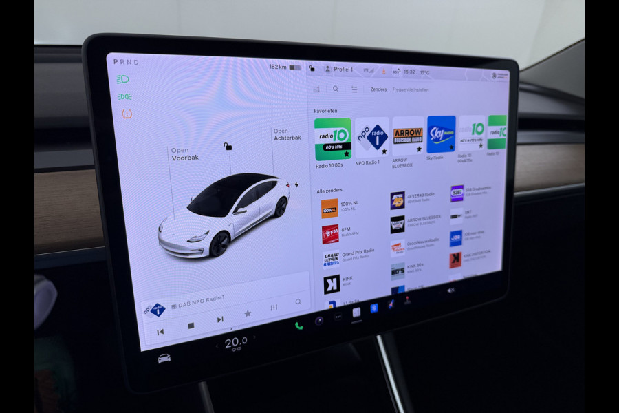 Tesla Model 3 RWD SR Plus 325PK LFP Accu AutoPilot Leer Pano-Dak Adaptive-Cruise Camera's Elektr.-Stuur+Stoelen+Spiegels+Geheugen+Easy-Entry+V Navi LED DAB Voorverwarmen Keyless One-Pedal-Drive Lmv 18" SOH 89% 1e Eigenaar Origineel Nederlandse Auto Fabrieks Garantie op Accu en Motor tot 4-12-2028/160.000km