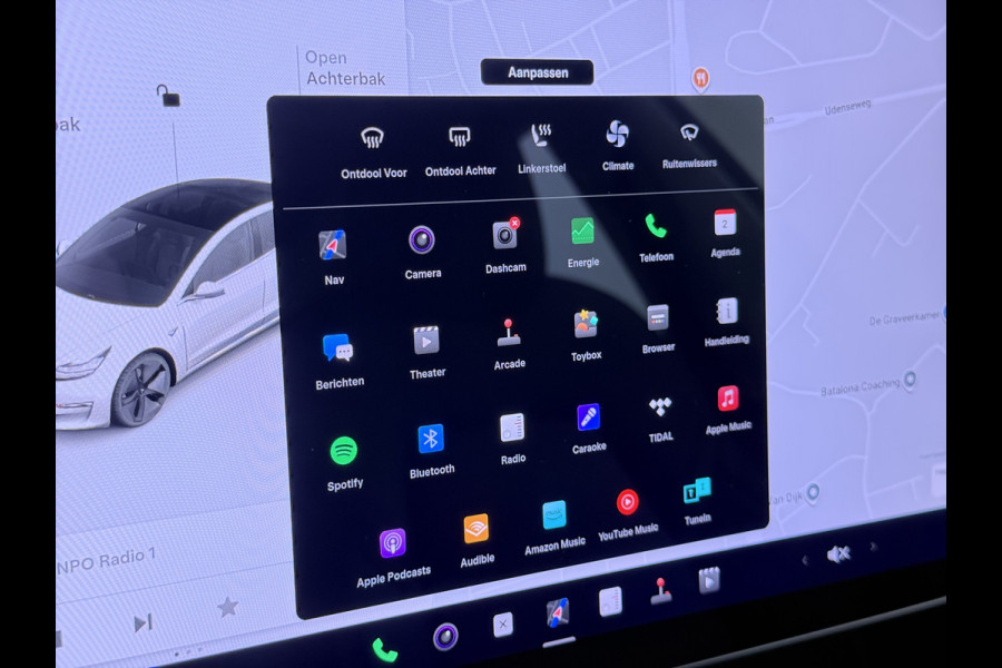 Tesla Model 3 RWD SR Plus 325PK LFP Accu AutoPilot Leer Pano-Dak Adaptive-Cruise Camera's Elektr.-Stuur+Stoelen+Spiegels+Geheugen+Easy-Entry+V Navi LED DAB Voorverwarmen Keyless One-Pedal-Drive Lmv 18" SOH 89% 1e Eigenaar Origineel Nederlandse Auto Fabrieks Garantie op Accu en Motor tot 4-12-2028/160.000km