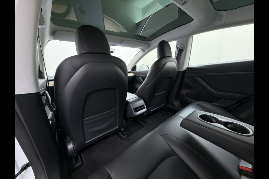 Tesla Model 3 RWD SR Plus 325PK LFP Accu AutoPilot Leer Pano-Dak Adaptive-Cruise Camera's Elektr.-Stuur+Stoelen+Spiegels+Geheugen+Easy-Entry+V Navi LED DAB Voorverwarmen Keyless One-Pedal-Drive Lmv 18" SOH 89% 1e Eigenaar Origineel Nederlandse Auto Fabrieks Garantie op Accu en Motor tot 4-12-2028/160.000km