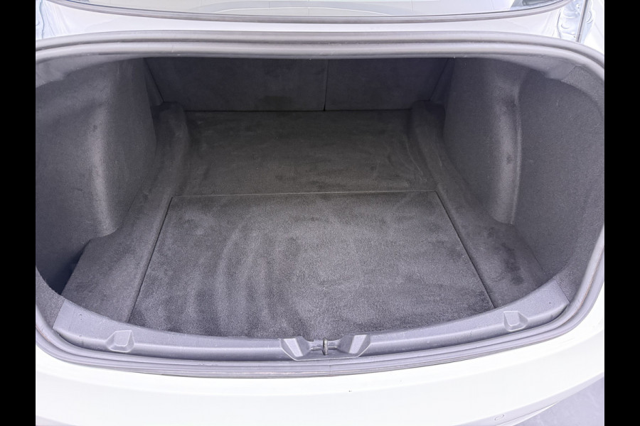 Tesla Model 3 RWD SR Plus 325PK LFP Accu AutoPilot Leer Pano-Dak Adaptive-Cruise Camera's Elektr.-Stuur+Stoelen+Spiegels+Geheugen+Easy-Entry+V Navi LED DAB Voorverwarmen Keyless One-Pedal-Drive Lmv 18" SOH 89% 1e Eigenaar Origineel Nederlandse Auto Fabrieks Garantie op Accu en Motor tot 4-12-2028/160.000km