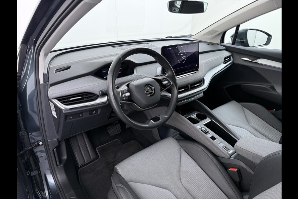 Škoda ENYAQ iV 80 Trekhaak Adap.Cruise 3 Fase Warmtepomp Camera Apple Carplay/Android Auto Navi Ecc Pdc Assistentie+Climate Pakket Led Lmv Stoel+Stuurverwarming Lane Assist File Assistent Bluetooth Isofix Keyless-go Connected services Dodehoek detector 1e Eigenaar Origineel Nederlandse Auto 1.000KG Trekgewicht