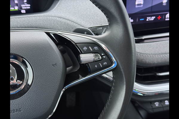 Škoda ENYAQ iV 80 Trekhaak Adap.Cruise 3 Fase Warmtepomp Camera Apple Carplay/Android Auto Navi Ecc Pdc Assistentie+Climate Pakket Led Lmv Stoel+Stuurverwarming Lane Assist File Assistent Bluetooth Isofix Keyless-go Connected services Dodehoek detector 1e Eigenaar Origineel Nederlandse Auto 1.000KG Trekgewicht