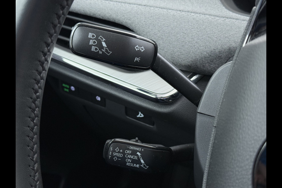 Škoda ENYAQ iV 80 Trekhaak Adap.Cruise 3 Fase Warmtepomp Camera Apple Carplay/Android Auto Navi Ecc Pdc Assistentie+Climate Pakket Led Lmv Stoel+Stuurverwarming Lane Assist File Assistent Bluetooth Isofix Keyless-go Connected services Dodehoek detector 1e Eigenaar Origineel Nederlandse Auto 1.000KG Trekgewicht