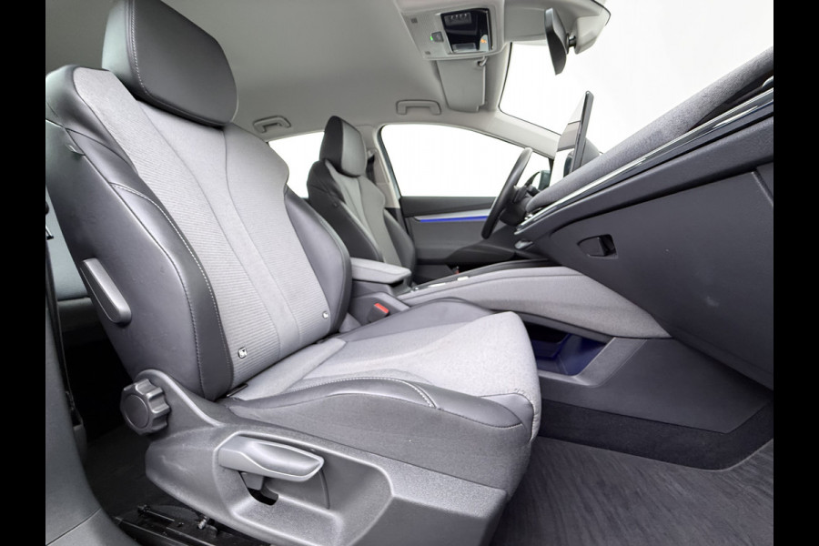 Škoda ENYAQ iV 80 Trekhaak Adap.Cruise 3 Fase Warmtepomp Camera Apple Carplay/Android Auto Navi Ecc Pdc Assistentie+Climate Pakket Led Lmv Stoel+Stuurverwarming Lane Assist File Assistent Bluetooth Isofix Keyless-go Connected services Dodehoek detector 1e Eigenaar Origineel Nederlandse Auto 1.000KG Trekgewicht