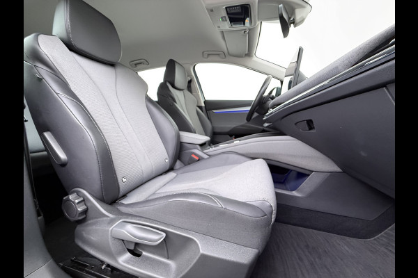 Škoda ENYAQ iV 80 Trekhaak Adap.Cruise 3 Fase Warmtepomp Camera Apple Carplay/Android Auto Navi Ecc Pdc Assistentie+Climate Pakket Led Lmv Stoel+Stuurverwarming Lane Assist File Assistent Bluetooth Isofix Keyless-go Connected services Dodehoek detector 1e Eigenaar Origineel Nederlandse Auto 1.000KG Trekgewicht