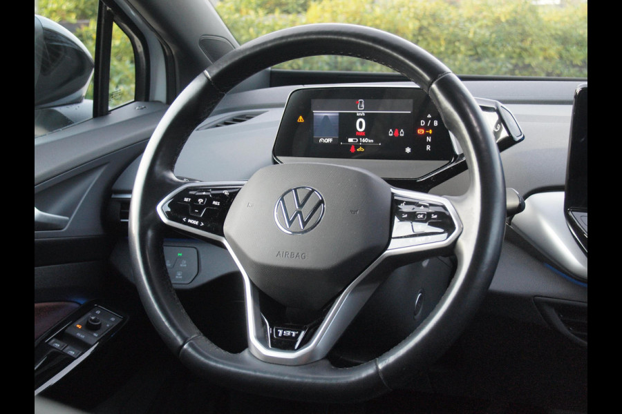 Volkswagen ID.4 First 77 kWh | SOH 90 % | Camera | Trekhaak | Sfeerverlichting | Apple Carplay |