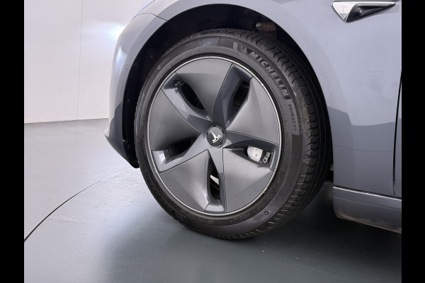 Tesla Model 3 Long Range AWD 75kWh Trekhaak Warmtepomp Lmv 18" AutoPilot Leder Pano-Dak Adaptive-Cruise Camera's Elektr.-Stuur+Stoelen+Spiegel Navi LED DAB Voorverwarmen interieur Keyless One-Pedal-Drive 4WD 1.000kg Trekvermogen Origineel Nederlandse Auto Fabrieksgarantie op Accu en Motor tot 25-09-2028/192.00km