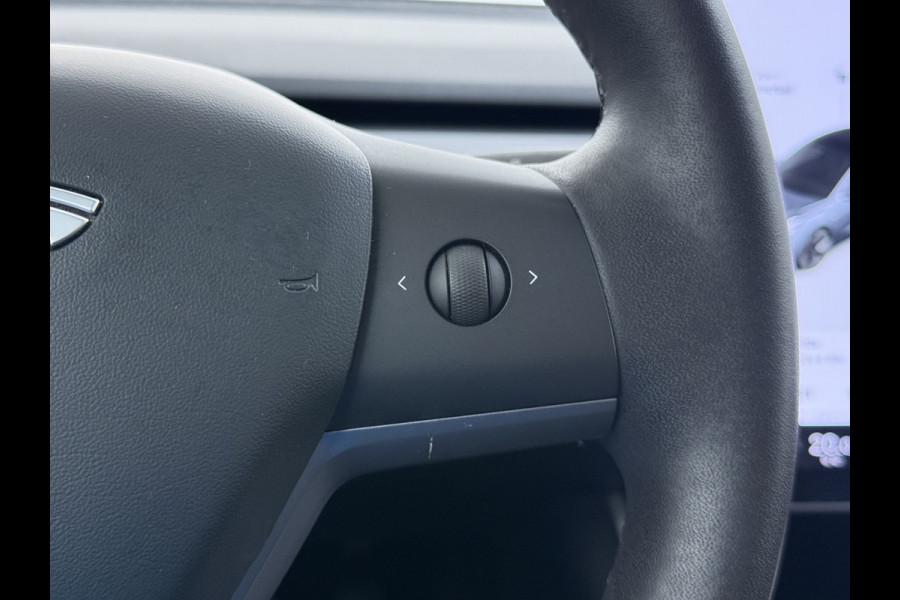 Tesla Model 3 Long Range AWD 75kWh Trekhaak Warmtepomp Lmv 18" AutoPilot Leder Pano-Dak Adaptive-Cruise Camera's Elektr.-Stuur+Stoelen+Spiegel Navi LED DAB Voorverwarmen interieur Keyless One-Pedal-Drive 4WD 1.000kg Trekvermogen Origineel Nederlandse Auto Fabrieksgarantie op Accu en Motor tot 25-09-2028/192.00km