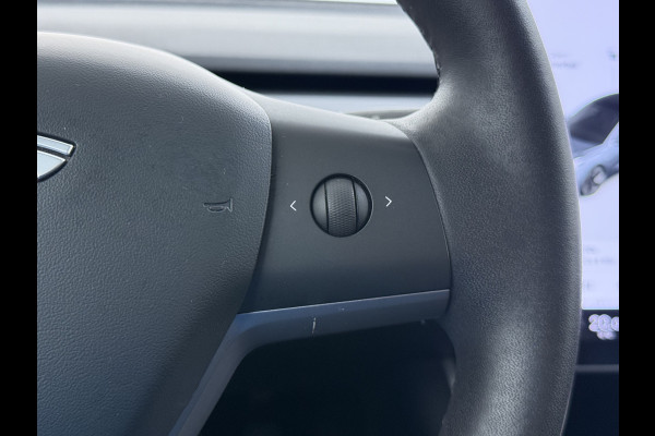 Tesla Model 3 Long Range AWD 75kWh Trekhaak Warmtepomp Lmv 18" AutoPilot Leder Pano-Dak Adaptive-Cruise Camera's Elektr.-Stuur+Stoelen+Spiegel Navi LED DAB Voorverwarmen interieur Keyless One-Pedal-Drive 4WD 1.000kg Trekvermogen Origineel Nederlandse Auto Fabrieksgarantie op Accu en Motor tot 25-09-2028/192.00km