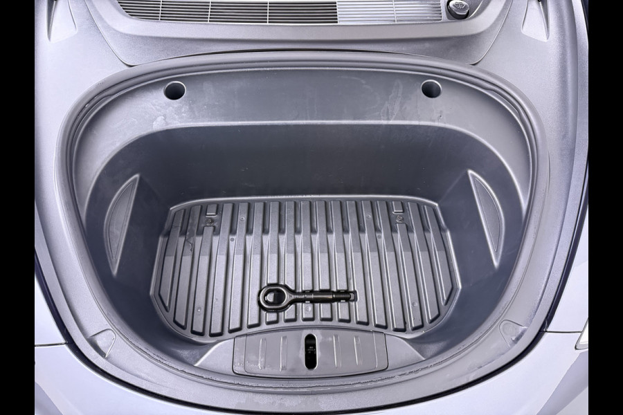 Tesla Model 3 Long Range AWD 75kWh Trekhaak Warmtepomp Lmv 18" AutoPilot Leder Pano-Dak Adaptive-Cruise Camera's Elektr.-Stuur+Stoelen+Spiegel Navi LED DAB Voorverwarmen interieur Keyless One-Pedal-Drive 4WD 1.000kg Trekvermogen Origineel Nederlandse Auto Fabrieksgarantie op Accu en Motor tot 25-09-2028/192.00km