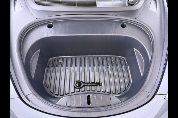 Tesla Model 3 Long Range AWD 75kWh Trekhaak Warmtepomp Lmv 18" AutoPilot Leder Pano-Dak Adaptive-Cruise Camera's Elektr.-Stuur+Stoelen+Spiegel Navi LED DAB Voorverwarmen interieur Keyless One-Pedal-Drive 4WD 1.000kg Trekvermogen Origineel Nederlandse Auto Fabrieksgarantie op Accu en Motor tot 25-09-2028/192.00km