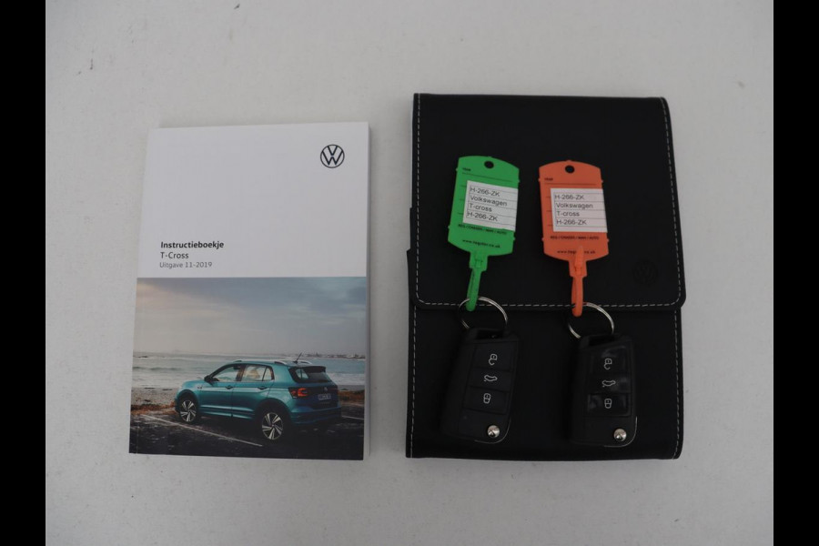 Volkswagen T-Cross 1.0 TSI Life | Carplay | Navigatie | Adaptive cruise | Dodehoek detectie | Airco | Bluetooth | Getint glas | Regen-/lichtsensor