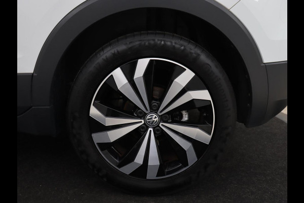 Volkswagen T-Cross 1.0 TSI Life | Carplay | Navigatie | Adaptive cruise | Dodehoek detectie | Airco | Bluetooth | Getint glas | Regen-/lichtsensor