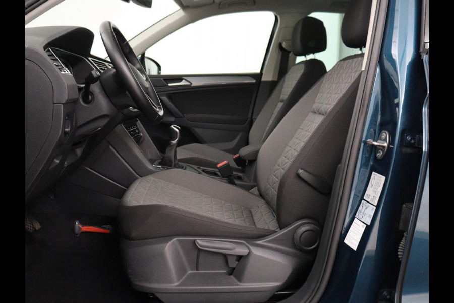 Volkswagen Tiguan 1.5 TSI Life Business | Panoramadak | Trekhaak | Camera | Virtual Cockpit | Park Assist | Adaptive cruise | Navigatie | Keyless | Full LED | Carplay |