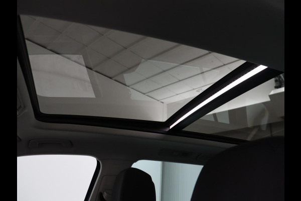 Volkswagen Tiguan 1.5 TSI Life Business | Panoramadak | Trekhaak | Camera | Virtual Cockpit | Park Assist | Adaptive cruise | Navigatie | Keyless | Full LED | Carplay |