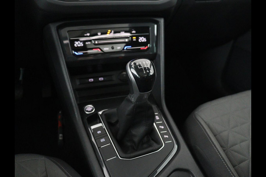 Volkswagen Tiguan 1.5 TSI Life Business | Panoramadak | Trekhaak | Camera | Virtual Cockpit | Park Assist | Adaptive cruise | Navigatie | Keyless | Full LED | Carplay |