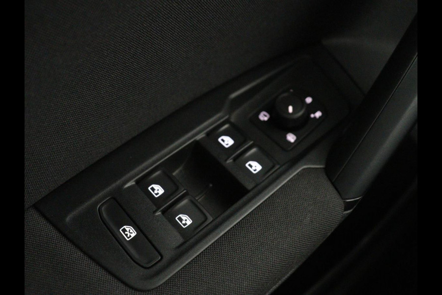 Volkswagen Tiguan 1.5 TSI Life Business | Panoramadak | Trekhaak | Camera | Virtual Cockpit | Park Assist | Adaptive cruise | Navigatie | Keyless | Full LED | Carplay |